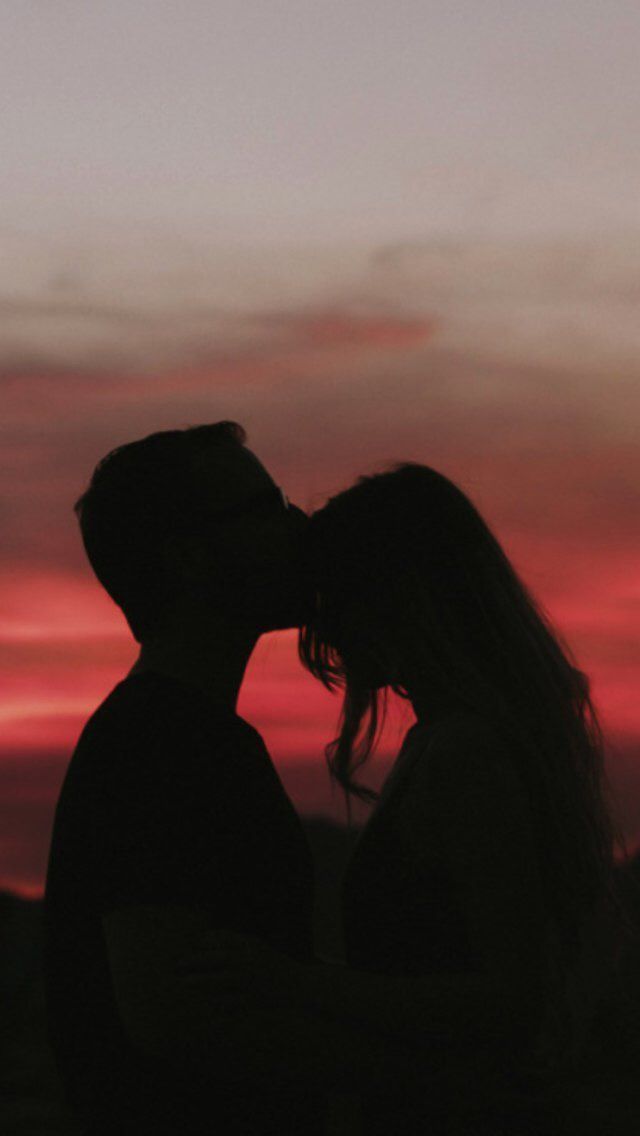 Descubra como ser feliz no amor. Clique na imagem e veja dicas que irão fazer toda a diferença na vida de um casal. #casal #amor #felicidade Cute Couples Photos, Love Photos, Cute Couple Pictures, Love Images, Cute Couples Goals, Romantic Couples, Happy Couples, Teen Couples, Romantic Ideas