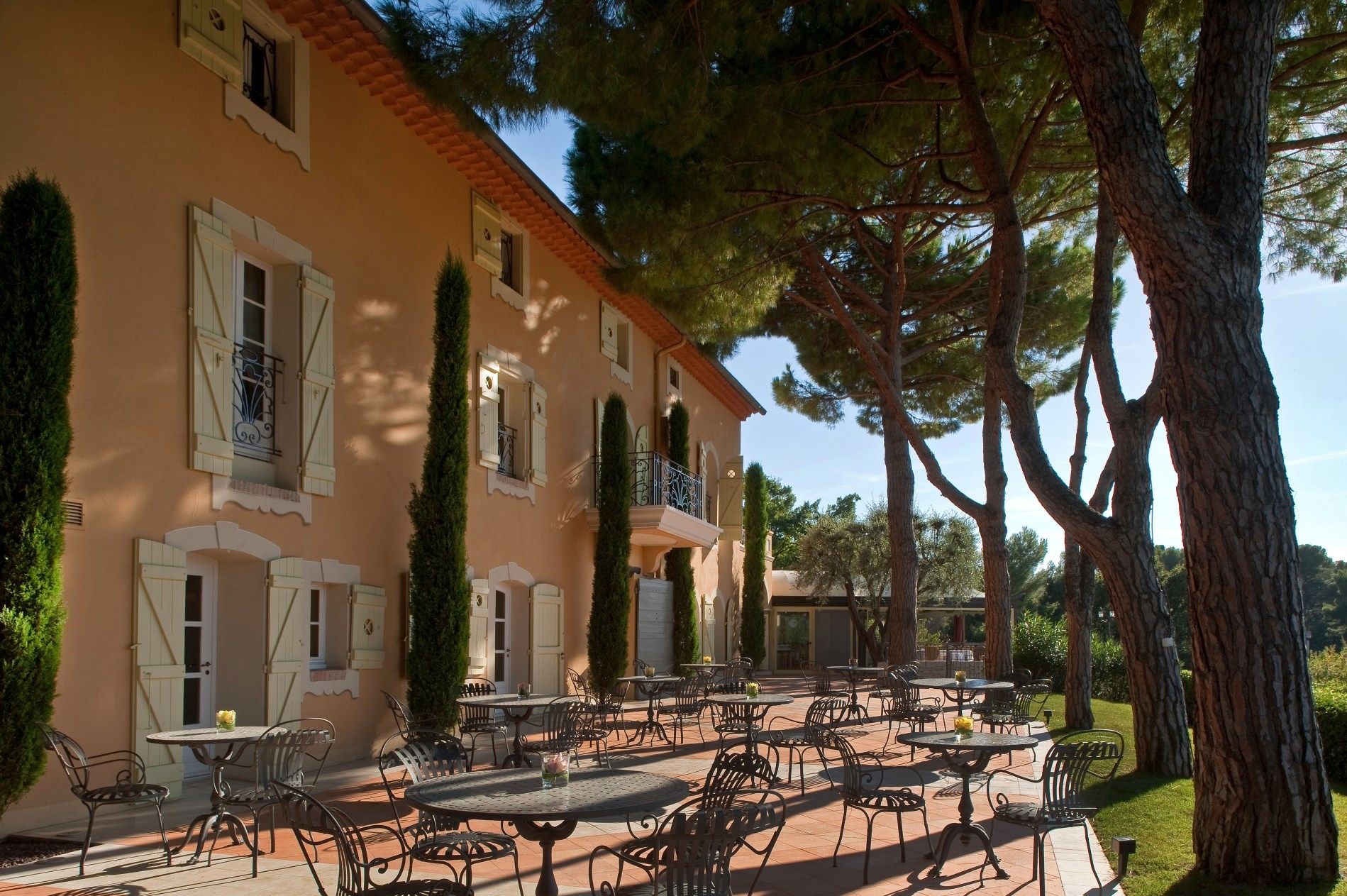 Le Mas Candille Small Hotel Set In A Wonderful Park In Provence