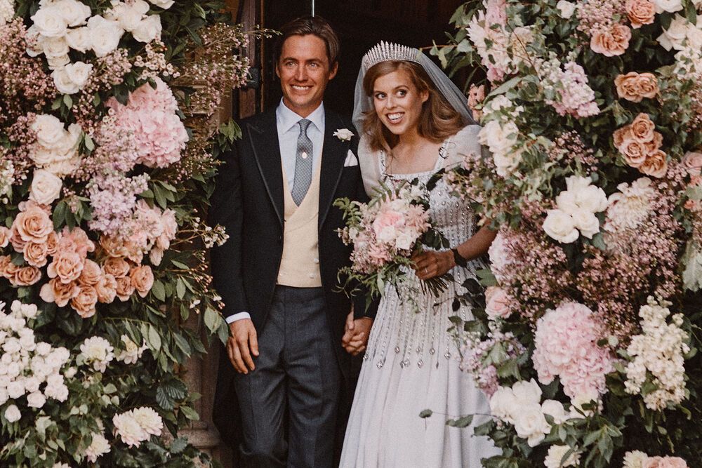 Prinzessin Beatrice Ihr Hochzeitskleid Wurde Mal Von Der Queen Getragen Konigliche Hochzeitskleider Prinzessin Beatrice Kleid Hochzeit
