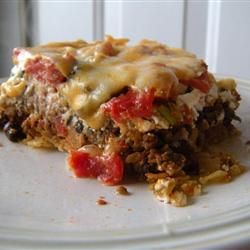 Mexican casserole Mexican Food Dishes, Mexican Food Recipes, Beef Recipes, Cooking Recipes, Easy Mexican Casserole, Easy Casserole Recipes, Southwestern Recipes, Good Food, Yummy Food