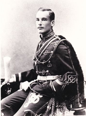 Александр Владимирович (1878~1945) гр. Стенбок-Фермор. Сын гр. Владимира Александровича Стенбок-Фермора и Марии Александровны гр. Апраксинa Муж Germaine Letourneur Бывший муж Ольги Платоновны Щироколавиной. Неполнородный брат Надежды Владимировны Безобразовой; гр. Марии Владимировны Стенбок-Фермор; гр. Веры Владимировны Стенбок-Фермор и Countess Евдокии Владимировны Стенбок-Фермор Military Officer, Military Art, Kaiser, Adele, Vintage Gentleman, Tsar Nicholas Ii, Imperial Russia, Men In Uniform, Stylish Mens Outfits