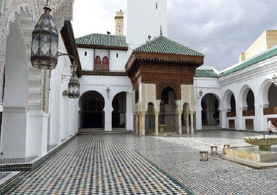Khizanat al Qarawiyyin in Fes, Morocco, is the world's oldest library, and was founded in the 9th century (859) by a woman— Fatima al Fihria. It is also located at the world's oldest standing university, and was re-opened to the public in 2016. Old Library, Tunisia, Islamic Art, Tour Guide, Unesco, Old Houses, Places To See, University, Africa