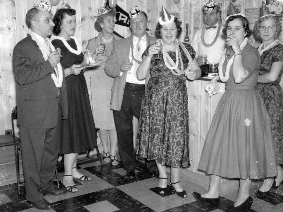 Pin By Elaine Ducharme On Americana Rug Design Ideas Pinterest Explore Vintage Holiday Party And More