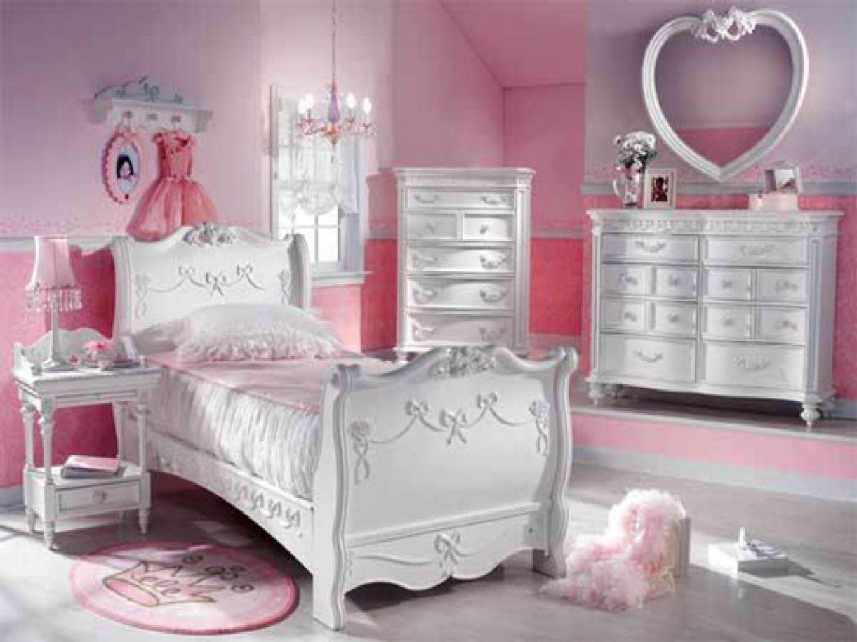 Pin Oleh Luciver Sanom Di Bedroom Interior Design 2018 Childrens Princess Bedrooms Disney Bedroom Modern Kids S