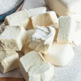 Healthy Marshmallows (Marshmallows Without Corn Syrup) #healthymarshmallows Learn how easy it is to make honey-sweetened Healthy Marshmallows. These paleo marshmallows are perfect for gifts, roasting, baking, or in a cozy cup of cocoa. Marshmallows without corn syrup are the perfect allergy-friendly treat. #healthymarshmallows #homemademarshmallows #paleomarshmallows #cornfreemarshmallows #healthymarshmallows Healthy Marshmallows (Marshmallows Without Corn Syrup) #healthymarshmallows Learn how e #healthymarshmallows