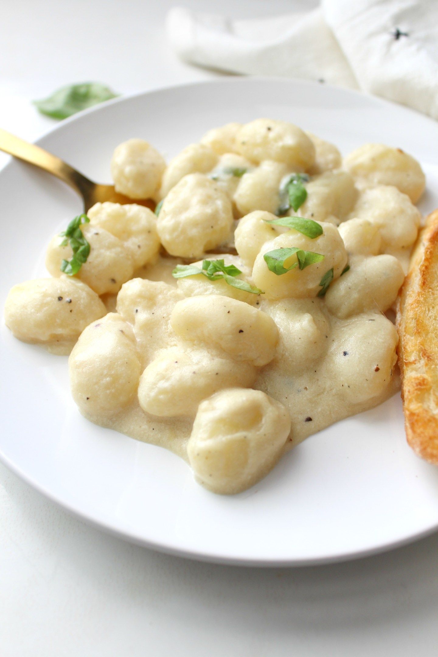 Creamy White Wine Vegan Gnocchi Recipe Savory Vegan Vegan Dishes Creamy White Wine Vegan Gnocchi Recipe Savory Vegan Vegan Dishes
