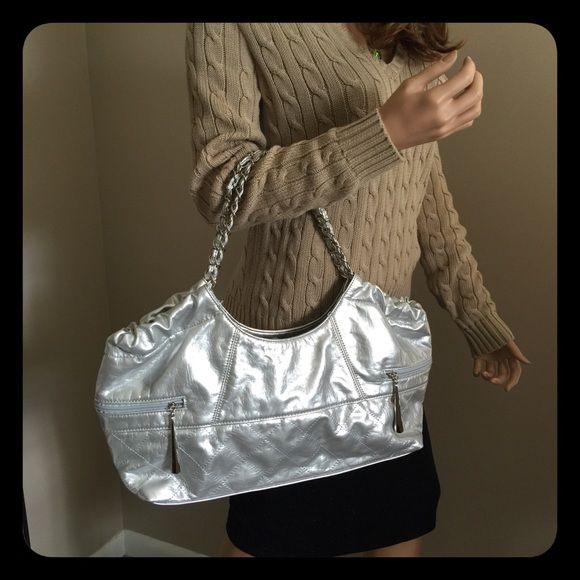 Daisy Fuentes Silver Metallic Hanbag My Posh Closet Pinterest Daisy Fuentes Silver Metallic Hanbag This Is A Nice Large Purse With Pretty Powder Blue Cloth Liningit Nwotmeasures 18 X 10 4 Strap Drop Of
