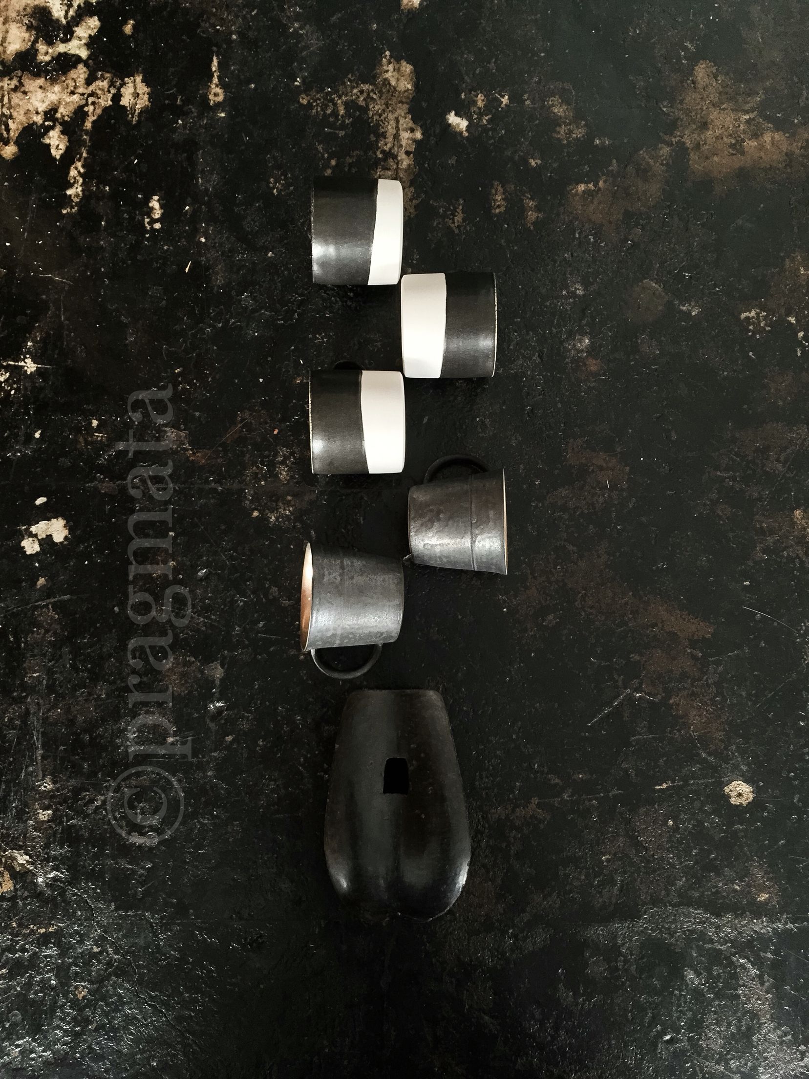 Zip It Cups By Hattori Tatsuya Yoshida Naotsugu Vase By Funakoshi Tamotsu 口にチャック カップ 服部竜也 吉田直嗣 花器 船越保 Pragmata カップ 船越 陶芸 Zip It Cups By Hattori Tatsuya Yoshida Naotsugu Vase By Funakoshi Tamotsu 口にチャック カップ 服部竜也 吉田直嗣 花器 船越保 Pragmata カップ 船越 陶芸