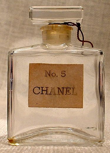 Pin By Gerianne Whitney On My Style In 2019 Chanel Perfume Chanel