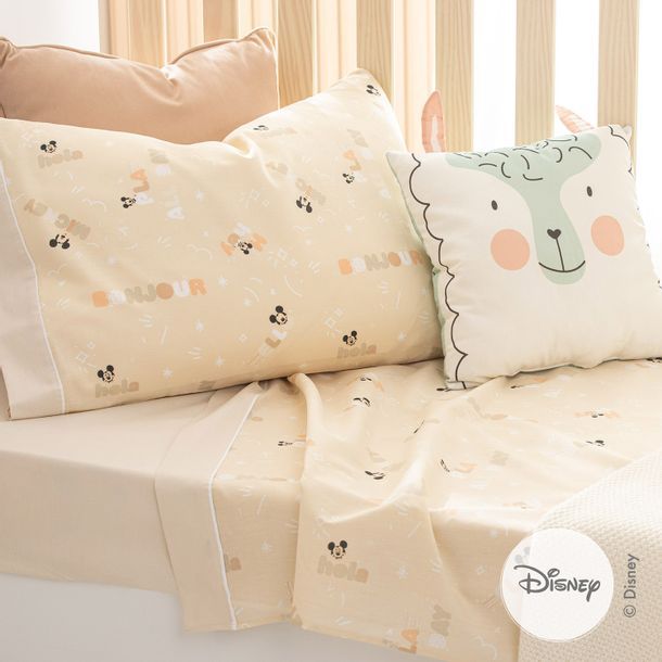 Juego de sábanas Cuna Funcional estampado Mickey compuesto por puro algodón. Licencia Oficial Disney.Características Composición: 100% algodón.Medida: para colchón de hasta 0.80 m de ancho x 1.40 m de largo x 0.20 m de alto.Incluye: 3 piezas.Cuidados: todas nuestras sábanas pueden lavarse en lavarropas, recomendamos jabones neutros para evitar que los colores fuertes pierdan nitidez. Evitar dejar en remojo las prendas y separar los colores oscuros de los claros. En caso de manchas, no blanquear Color Natural, Mini, Bed Pillows, Pillow Cases, Mickey, Home, Products, Pillow Beds, Sheet Sets