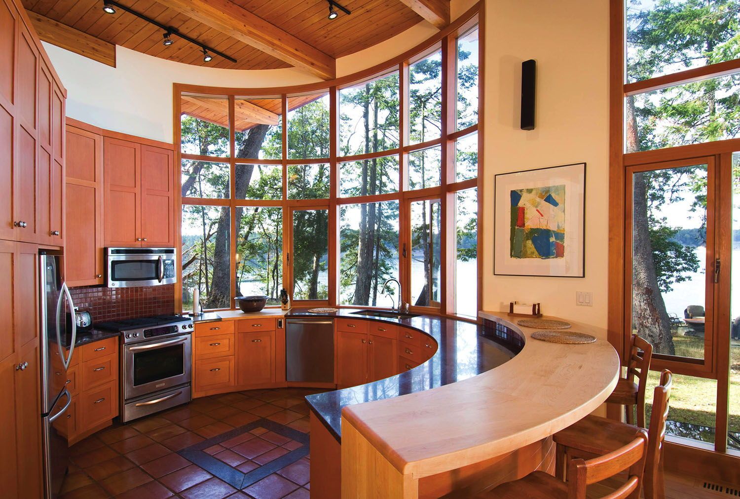 Off-grid residence designed for book lovers on the Gulf Islands