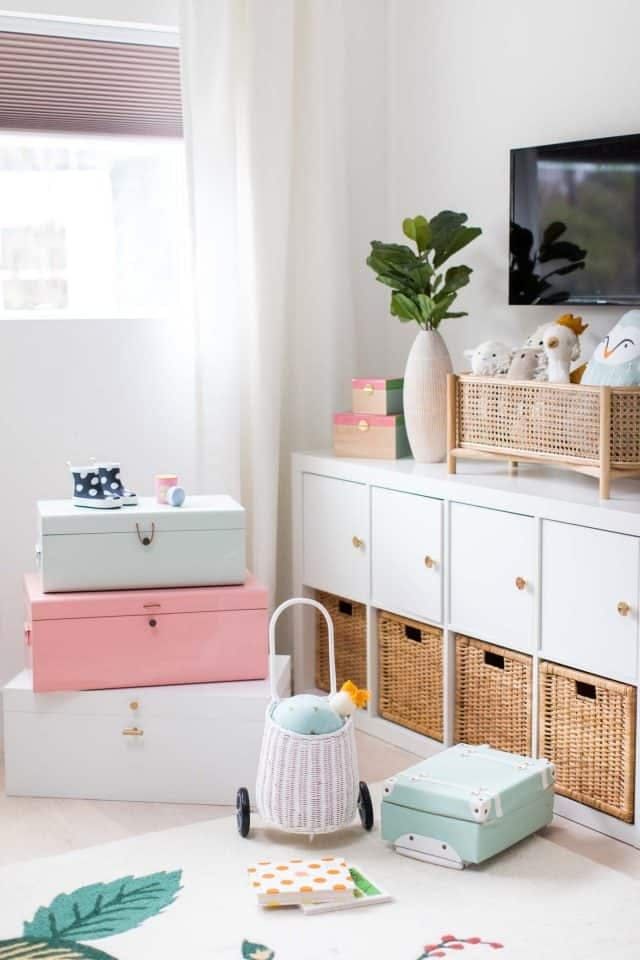 This Lakeside Mid-Century Home Makes the Case for Decorating with More Color | The Blinds.com Blog Ikea Girls Bedroom, Girls Bedroom Modern, Big Girl Bedrooms, Little Girl Bedroom, Girl Bedroom Decor, Girls Room Decor, Modern Little Girls Room, Girls Bedroom Ideas Toddler, Decorating Toddler Girls Room