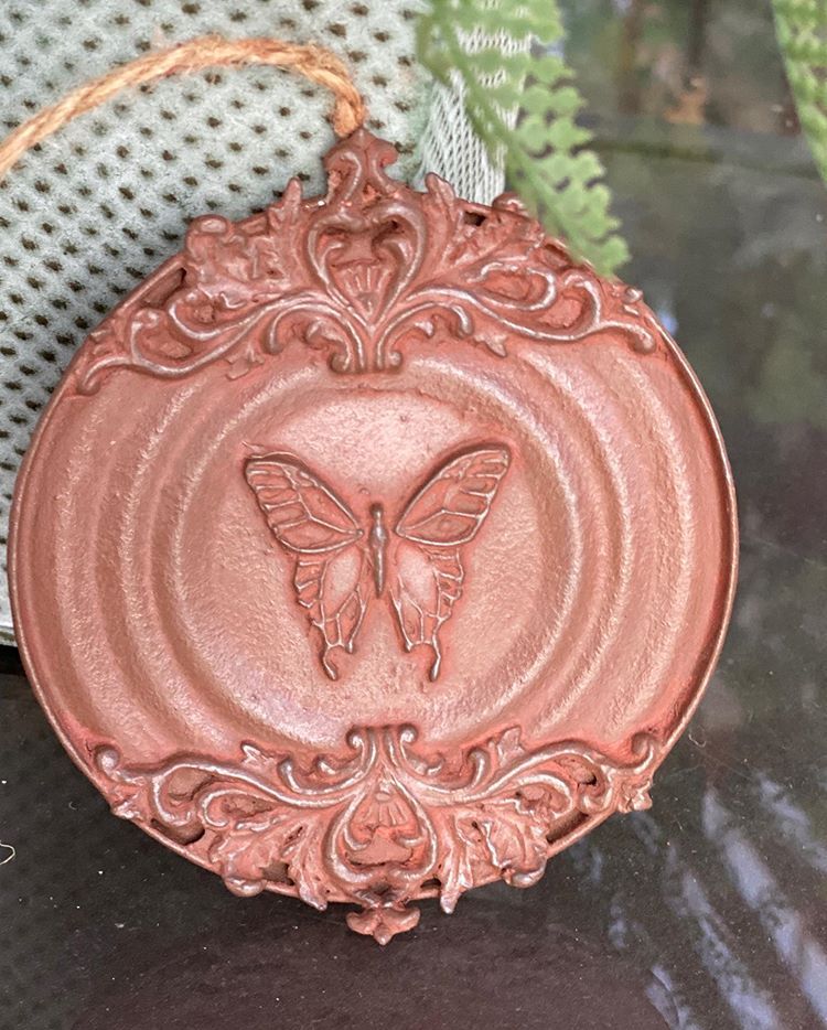 Taller de Arte y Decoración SF’s Instagram profile post: “Les comparto más de lo que voy reciclando Esta vez la ventanita la cerré!!”