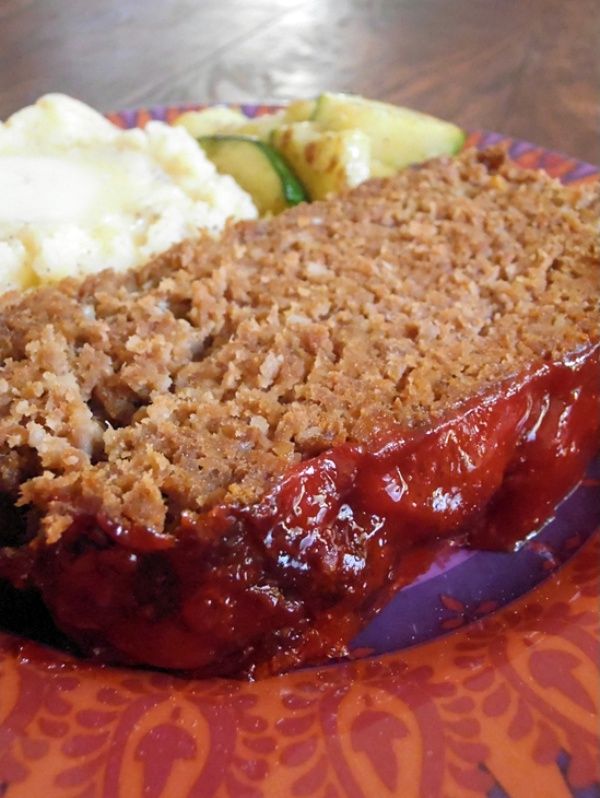 A food blog featuring delicious, home cooked family recipes anyone can make. Amish Meatloaf Recipe, Meat Loaf Recipe Easy, Best Meatloaf, Meatloaf Recipes, Meat Recipes, Cooking Recipes, Easy Cooking, Delicious Meatloaf, Gourmet