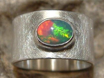 Weiteres Breiter Silber Ring Mit Traum Opal Ein Designerstück Weiteres Breiter Silber Ring Mit Traum Opal Ein Designerstück Von Kunstschmiede De