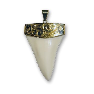 Gold Capped Great White Shark Tooth Pendant Hawaiian Accessories Caps Teeth - Mens Gold Shark Tooth Pendant Gold Capped Great White Shark Tooth Pendant Hawaiian Accessories Caps Teeth - Mens Gold Shark Tooth Pendant