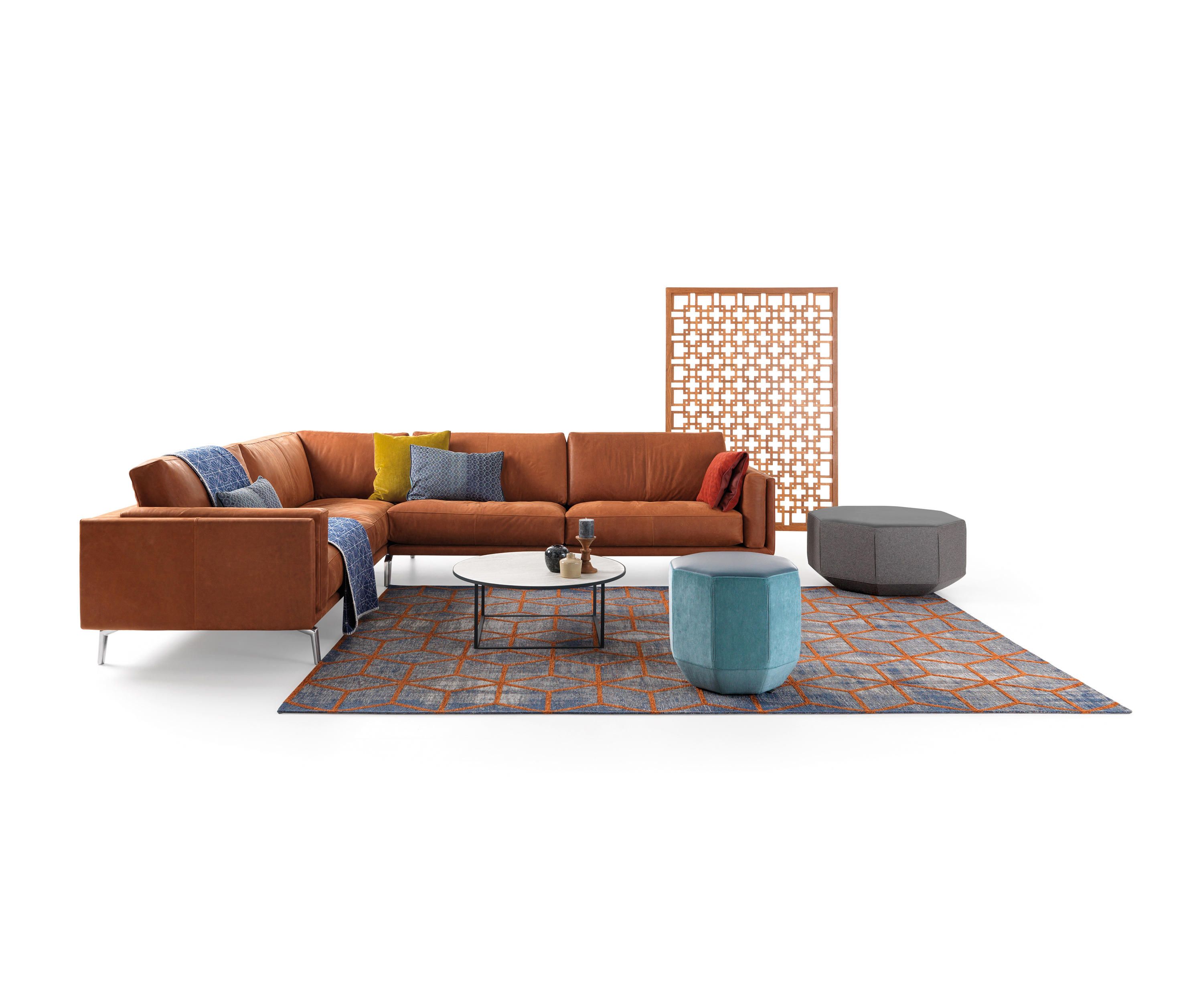 Divano Dal Design Moderno Cosmo By Opera Contemporary Contemporary Sofa Gold Living Room Sofa Design