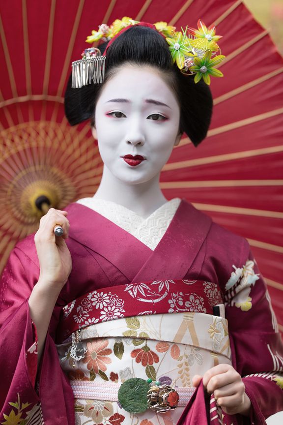 Japanische Taetowierte Kostuem Lutschen