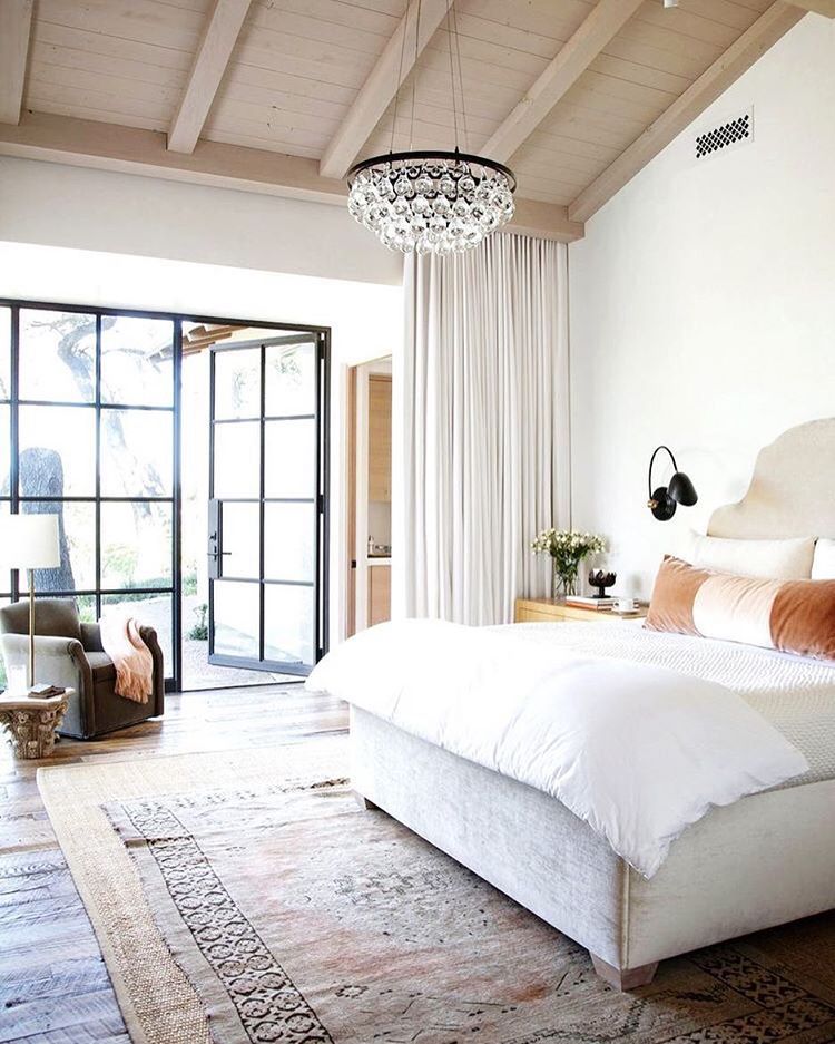 Becki Owens on Instagram: “Weekend sales picks up on Beckiowens today. Also Recently pinned this fresh + neutral bedroom and loving all the details. Image via…”