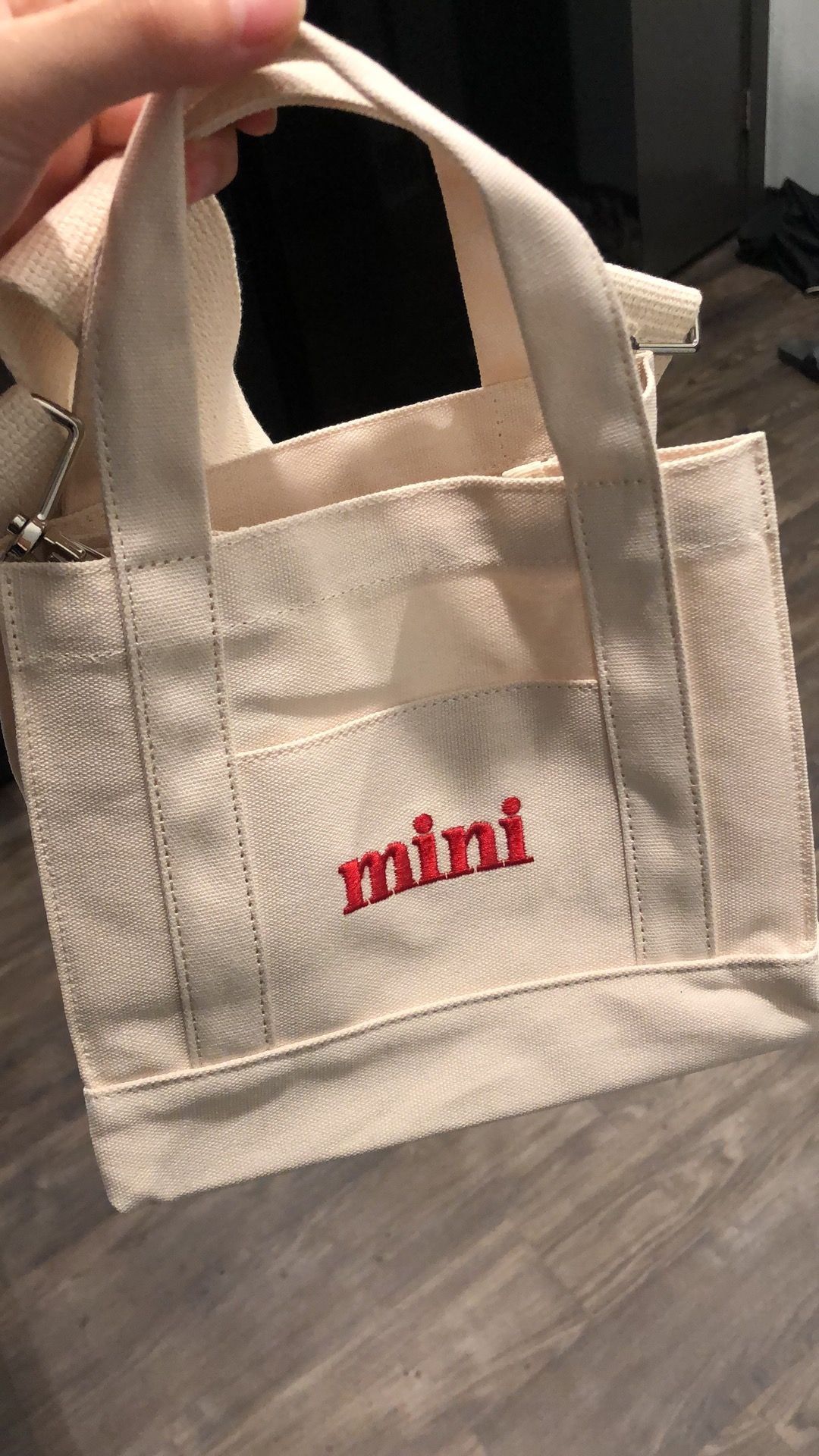 THREE KNOCKS Mini Canvas Bag Pretty Bags, Cute Bags, Look Skater, Sac Diy, Sacs Design, Bags Aesthetic, Aesthetic Outfits, Thrift Flip, Accesorios Casual