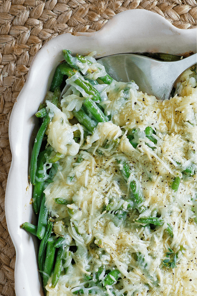 Creamy Baked Green Beans #greenbean Creamy Baked Green Beans recipe from RecipeGirl.com #creamy #baked #green #beans #bean #casserole #recipe #Thanksgiving #side #sidedish #RecipeGirl #greenbean #greenbeans #greenbeancasserole