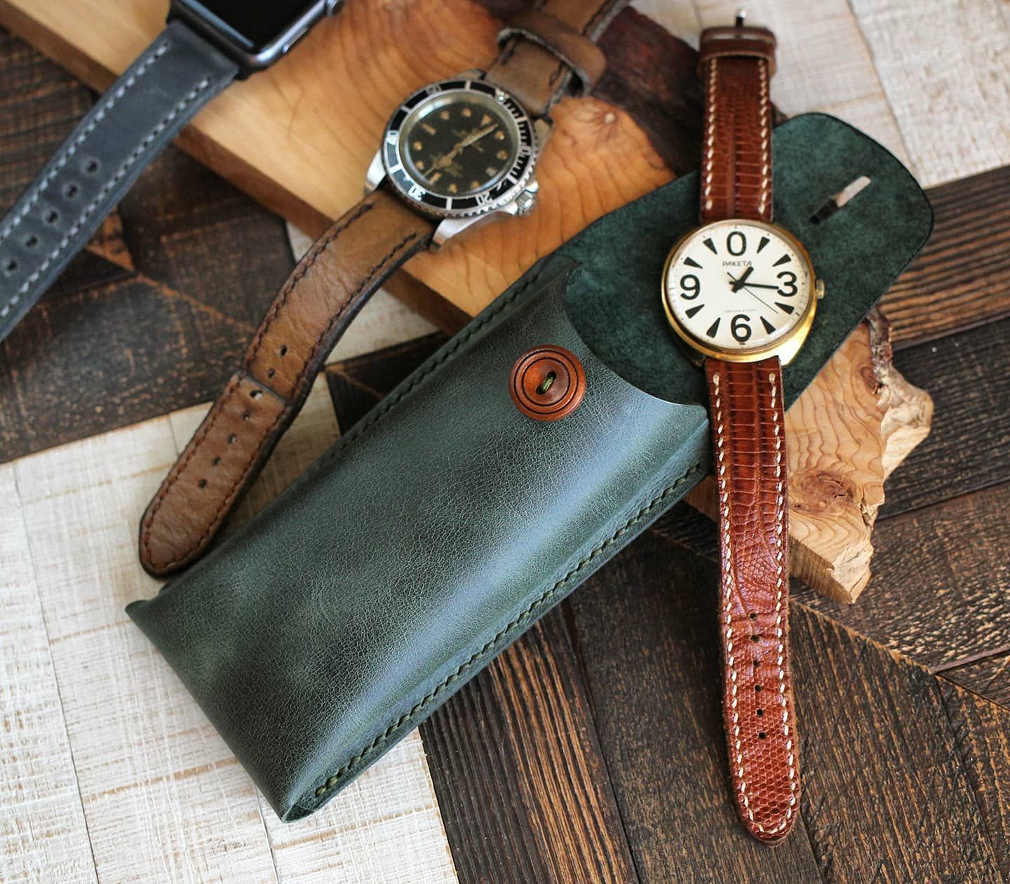 Yeni Modelimiz Deri Saat Kesesi Sitede Satisa Sunuldu Www Roarcraft Com Tr Our Newest Model Leather Watch Pouch Is On Air Www Roar Deri Urunler Instagram
