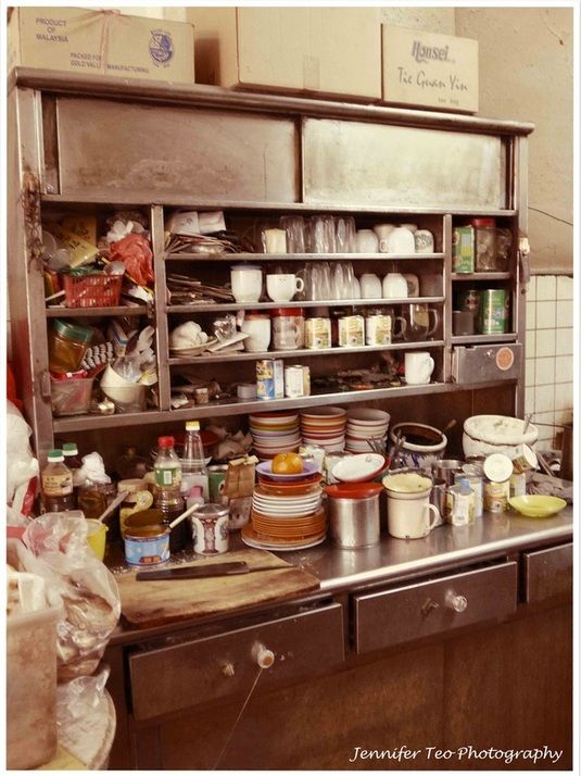 Coffeshop With Bygone Style In Singapore Heap Seng Leong History Of Singapore Coffee History Singapore Photos
