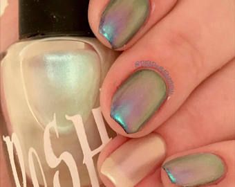 Unique Atlantic Tide Chameleon Color Shifting Purplish Red Blue Unique Atlantic Tide Chameleon Color Shifting Purplish Red Blue Green Opal Nail