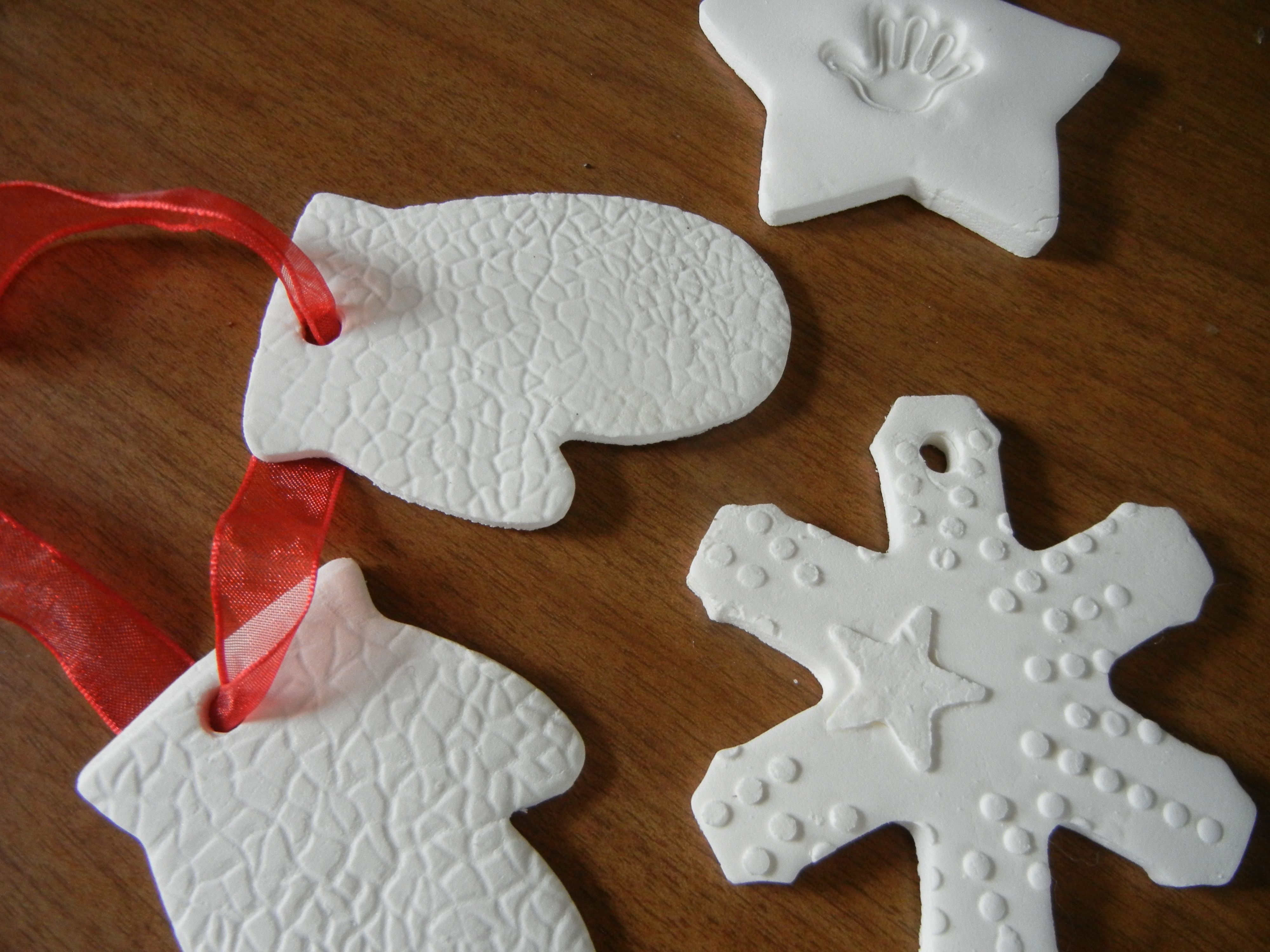 Baking soda and cornstarch ornaments Christmas craft projects