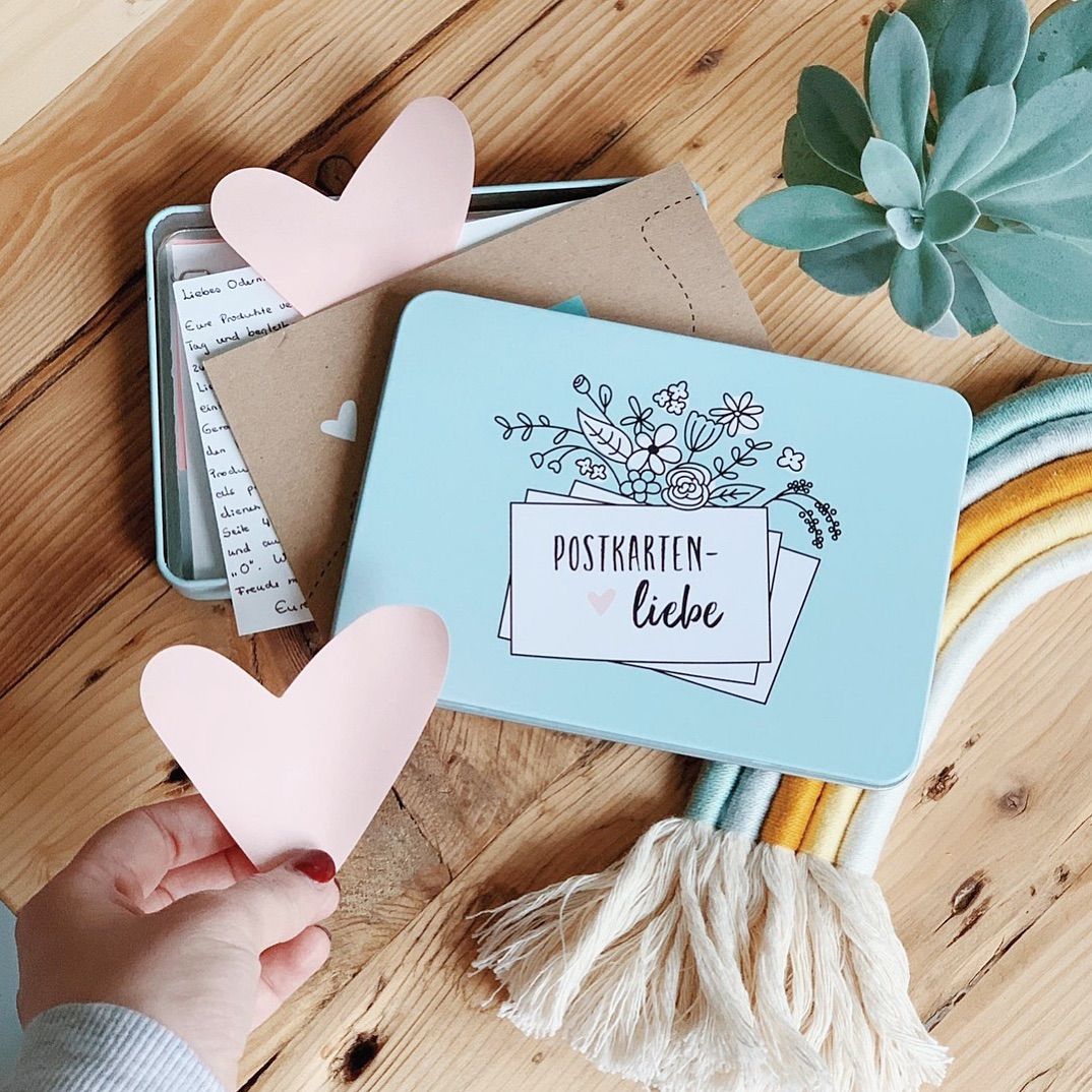 Ob zum Sammeln erhaltener Postkarten oder um den Vorrat aufzubewahren unsere Postkartenliebe Ob zum Sammeln erhaltener Postkarten oder um den Vorrat aufzubewahren unsere Postkartenliebe