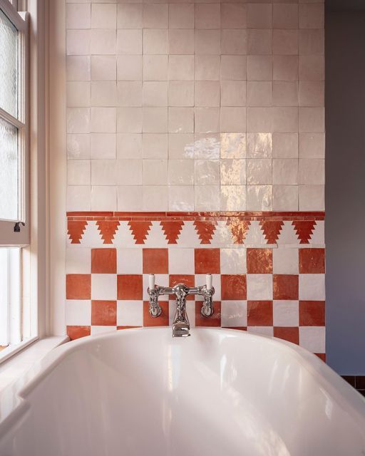 Art Deco Bathroom, Bathroom Floor Tiles, Bathroom Ideas, Bath Tiles, Country Bathroom, Main Bathroom, Interior Tiles, Bathroom Interior Design, House Bathrooms
