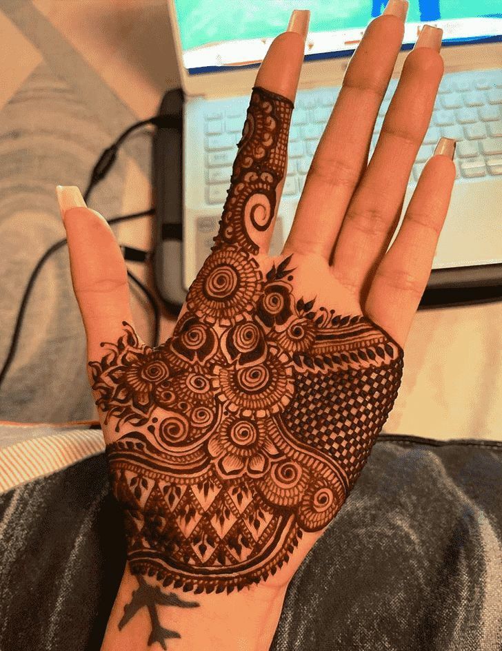@cross stitch & Embraided Patterns #fronthandmehndidesign #mehndidesignsalloccasions Very Beautiful Front Hand Mehndi Designs Ideas Five Fingers Mehndi Designs || Easy Full Fingers Back Hand Mehndi Designs https://youtu.be/GKaufy8D00w my website free patterns http://www.patternrobe.com/ for online shopping https://coste.pk/ Welcome To" YouTube Chancel In This Chancel You Will Get All Type Of Trending Fashion Videos Hope You Like It ,If You Do Please Like MY Videos And Share My Videos If Y Pretty Henna Designs, Circle Mehndi Designs, Mehndi Designs Front Hand, Mehndi Design Pictures, Latest Bridal Mehndi Designs, Stylish Mehndi Designs, Mehndi Designs Book, Mehndi Designs For Girls, Beautiful Mehndi Design