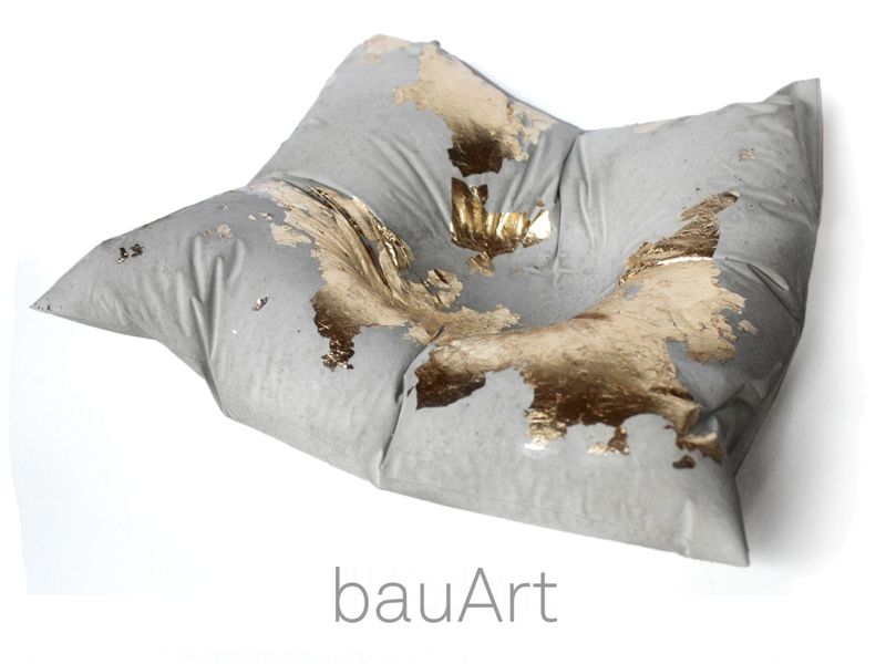 Beton Kissen *gold* - Deko oder Briefbeschwerer von bauArt auf DaWanda.com
