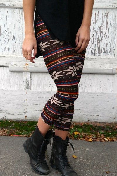 Fashion Snowflake Pattern Colorful Stripes Leggings #stripedleggings