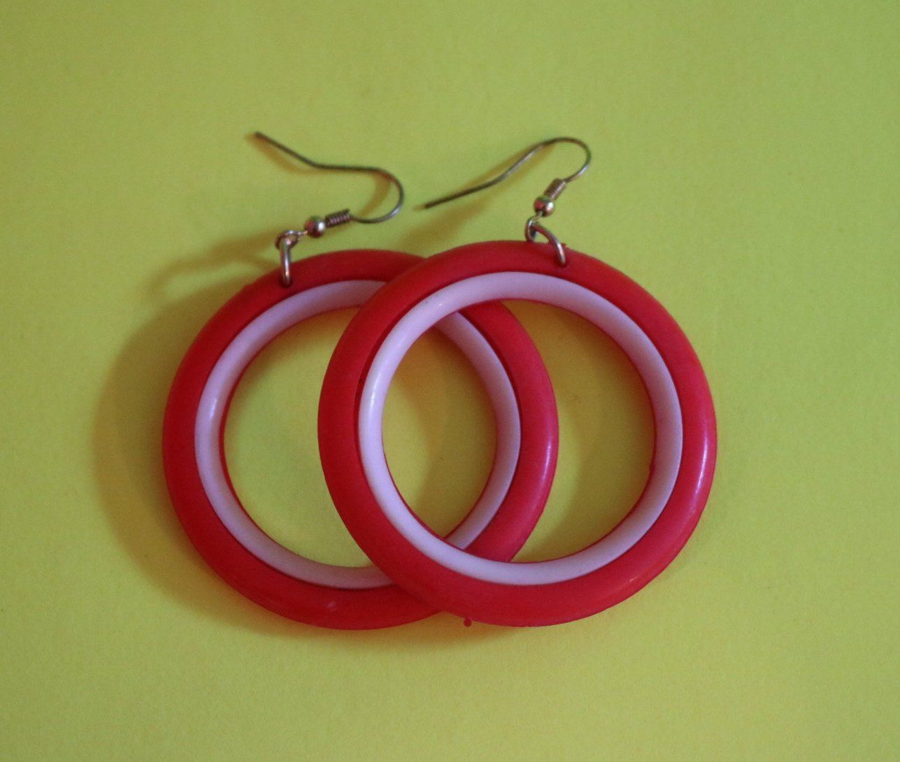 Retro New Red And White Plastic Earrings In 2018 Jewelry Vintage New Red And White Plastic Earrings By Dersbizarre On Etsy