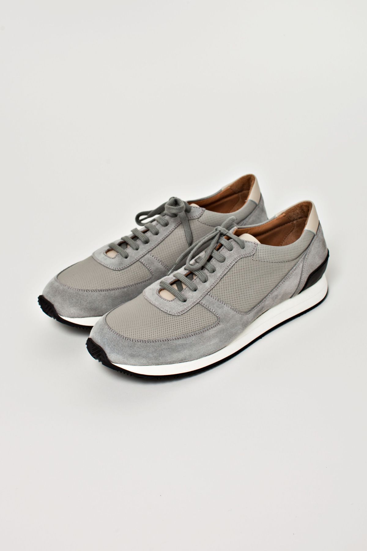 track shoes for 800 meter