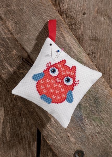 154 Red Owl, Counted Cross Stitch Kits, Flower Heart, Embroidery Techniques, Pin Cushions, Cross Stitch Patterns, Christmas Stockings, Handmade Items, Throw Pillows