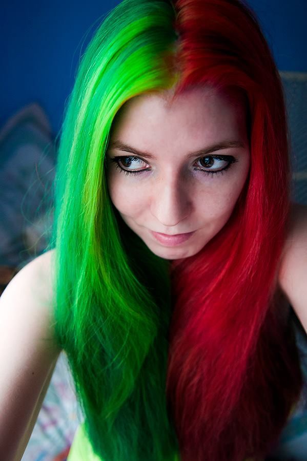 Hair In Xmas Colors Red Green Hair Color Pretty Hair Color Christmas Hair