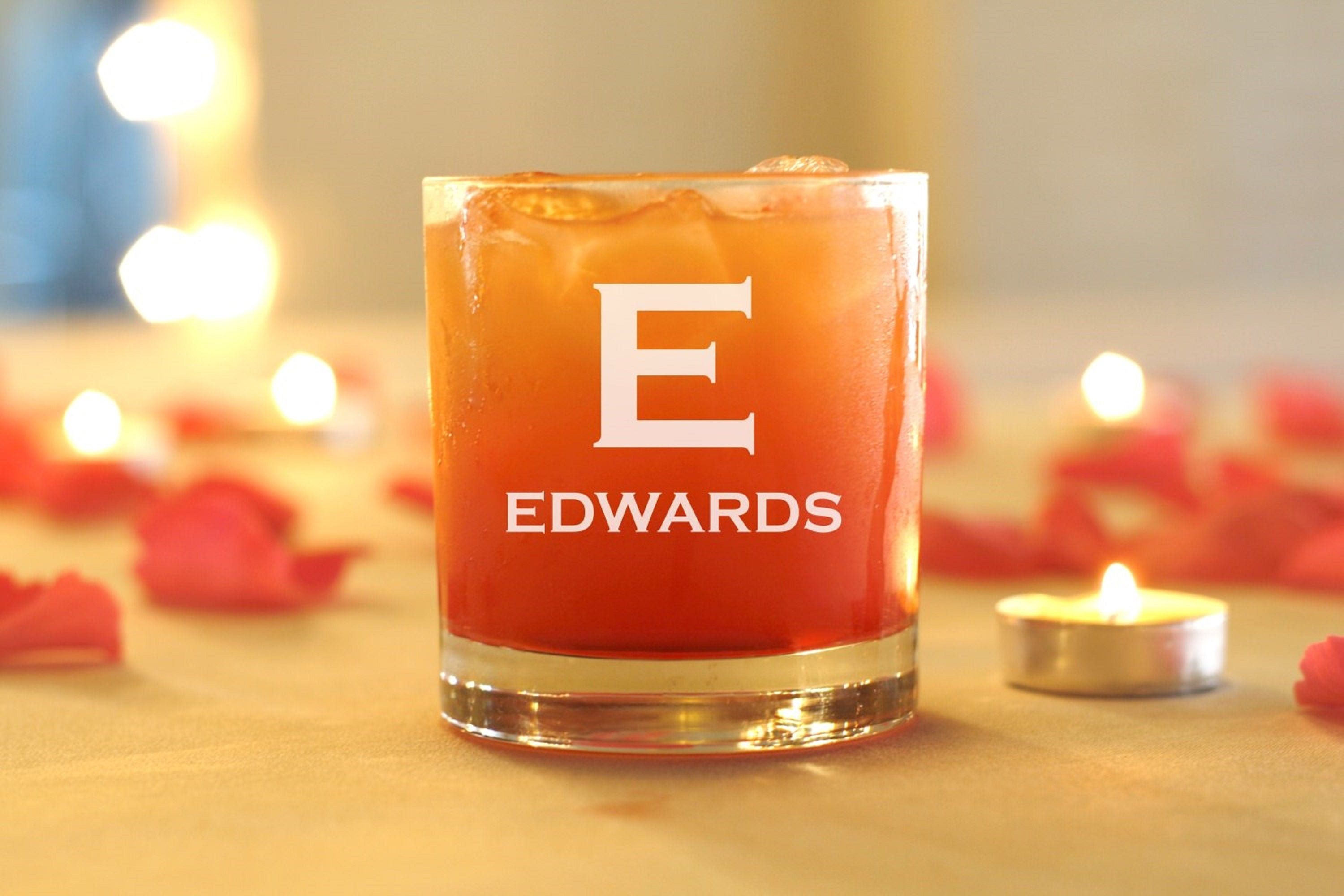 Bourbon Glasses Wedding Party Favors Etched Scotch Glass Best Man Gift Engraved Wedding Glasses Personalized Whiskey Glass Set of 2