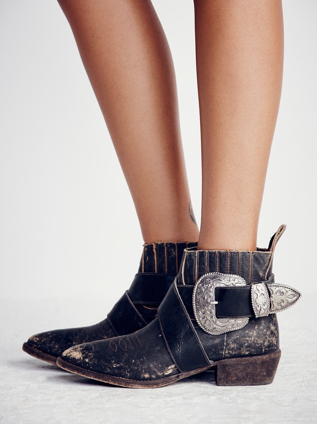 matisse understated biker boot