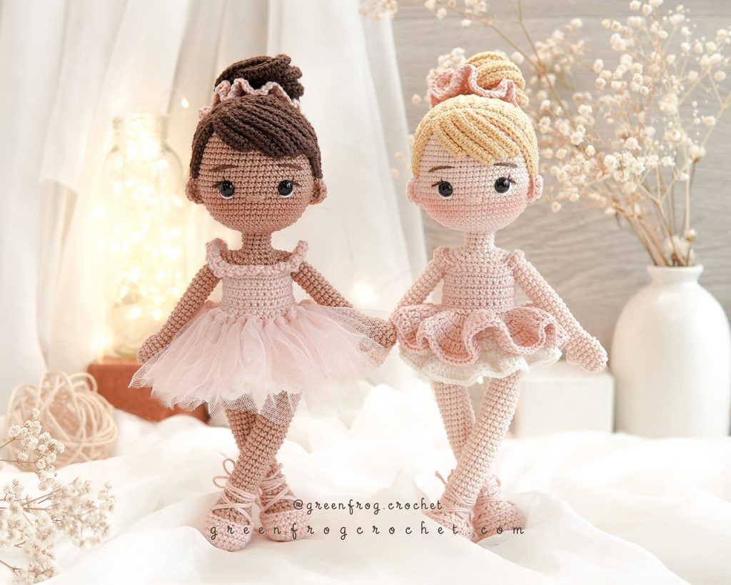 Green-frog-crochet-ballerinas-doll Crochet Dolls Free Patterns, Crochet Doll Pattern, Amigurumi Patterns, Doll Patterns, Pdf Pattern, Crochet Doll Dress, Knitted Dolls, Diy Crochet Doll, Crochet Doll Tutorial