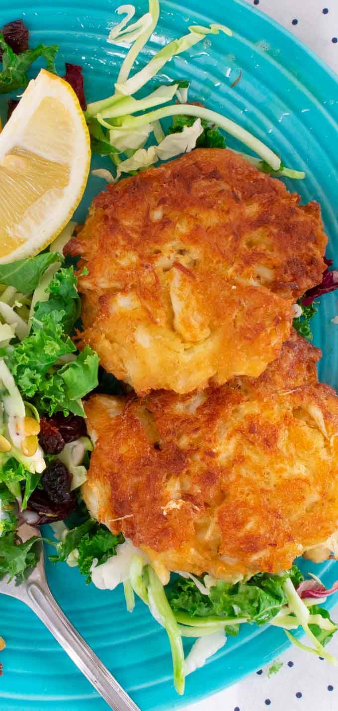 How to make crab cakes with canned crab meat. Simple ingredients are