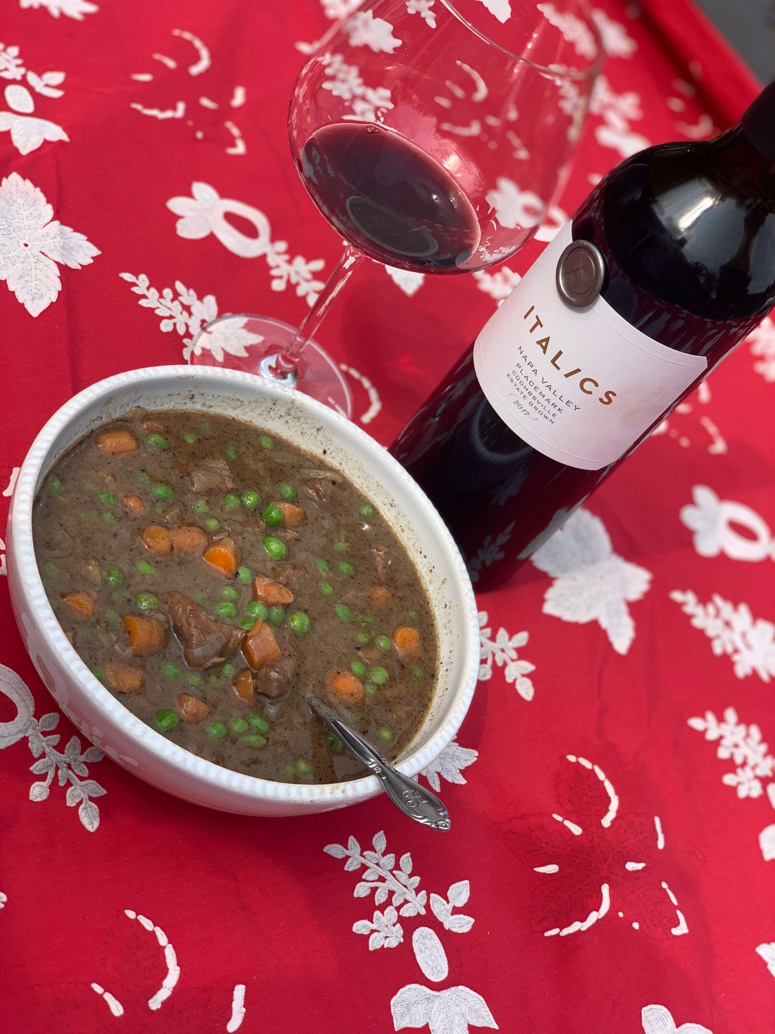 Wine Down To Dinner Red Blend And Beef Stew The Wine Pact In 2020 Beef Stew Wine Down Stew