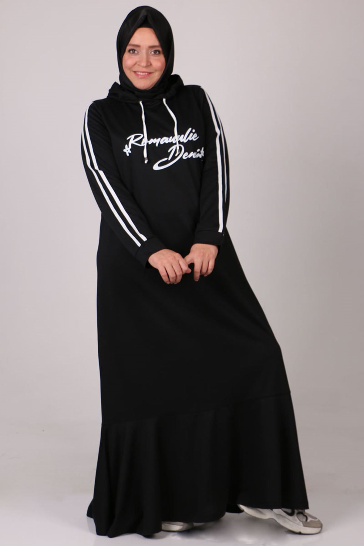 RENK : Siyah
Mankenin Giydiği Beden: 2XL
KUMAŞ : İki İplik (%75 Pamuk-%10 Likra-½15 Polyester)
MEVSİM : Sonbahar - Kış
*Konsept çekimlerden dolayı renk tonu farkı olabilir.
Kıyafet Ölçüleri
BOY :145 cm KOL ÇAPI:38 cm
GÖĞÜS : 112 cm BEL :110 cm BASEN :138 cm Nun Dress, High Neck Dress, Dresses, Fashion, Turtleneck Dress, Vestidos, Moda, Fashion Styles, Dress
