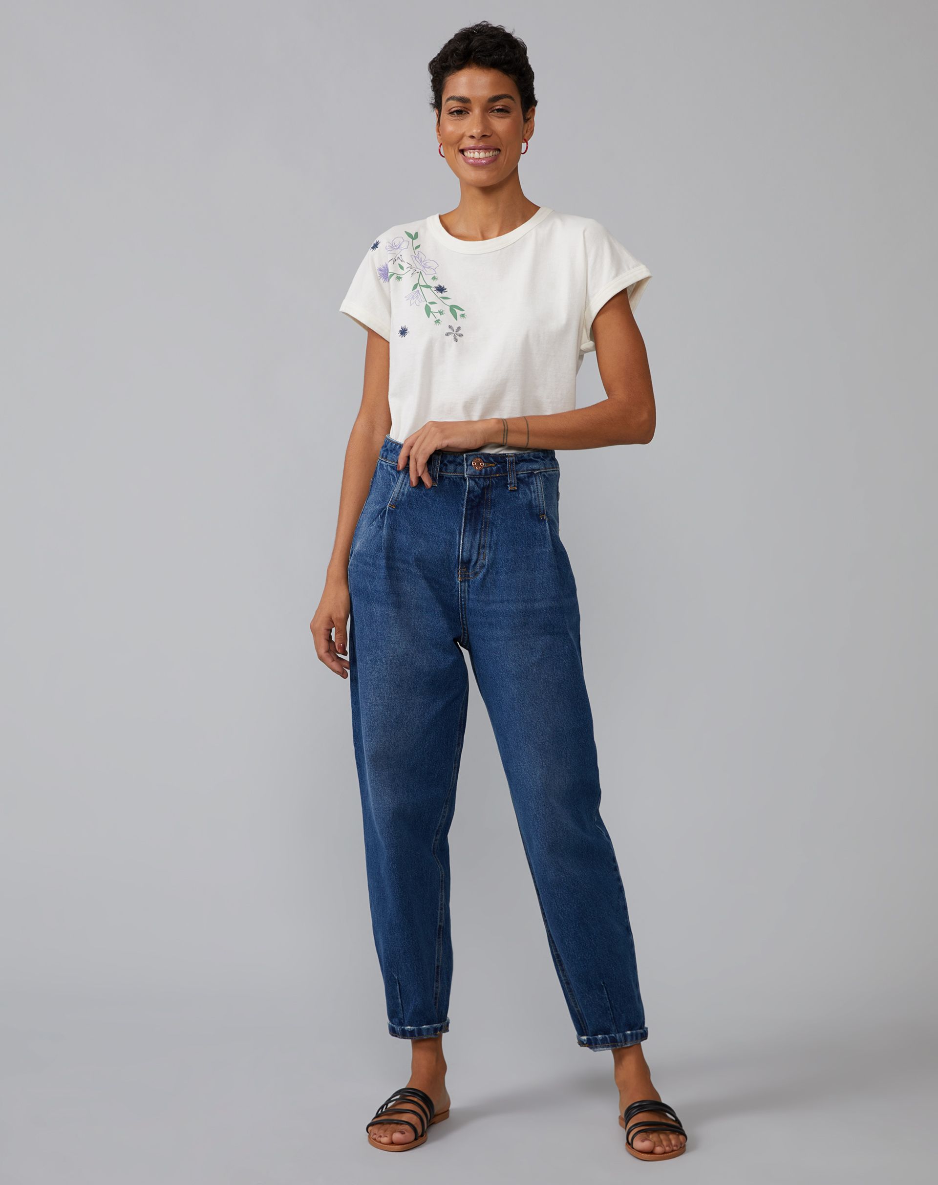 Mom Jeans, Pants, Products, Fashion, Silhouette, Socks, Women's Clothes, Women's Work Fashion, Women's