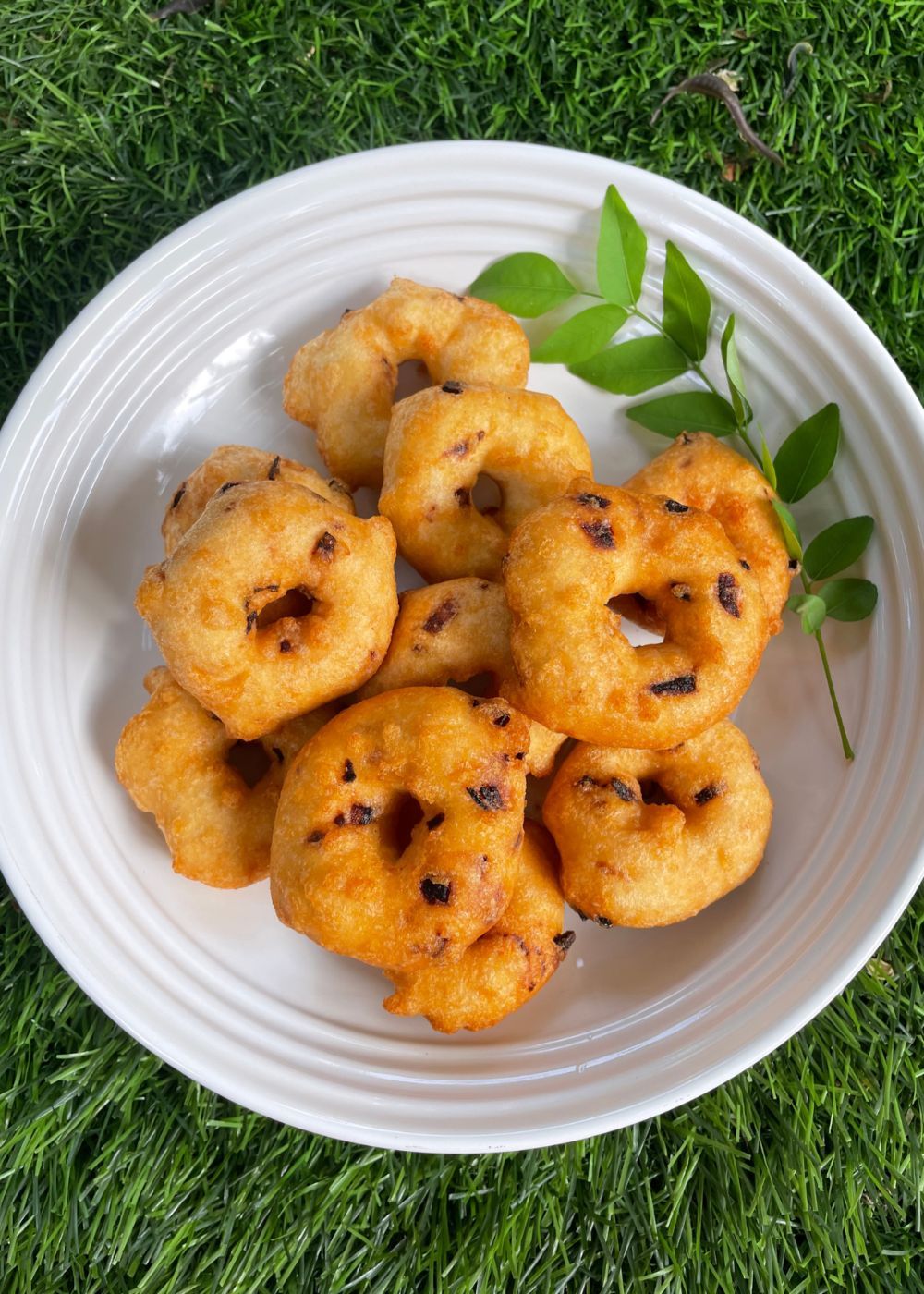 Medu Vada | Medu Vada Recipe | Sambar Vada