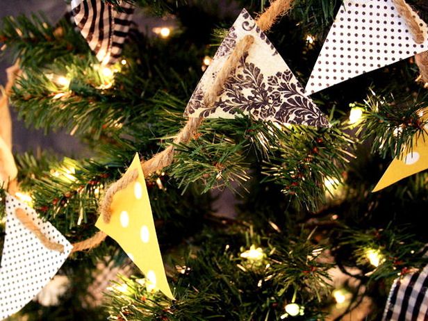 20 Easy Homemade Christmas Ornaments & Holiday Decorations It's no secret that kids love Christmas — they also love crafts making combining the two a win-win. Build their anticipation for the big day with our fun ... - 20 Easy Homemade Christmas Ornaments & Holiday Decorations