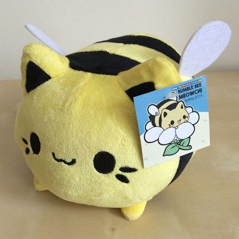 Tasty Peach Studios Bumblebee Meowchi Review Sewing Stuffed Animals, Cute Stuffed Animals, Cute Animals, Sock Animals, Tasty Peach Studios, Kawaii Room, Cute Room Decor, Squishies, Cute Plush
