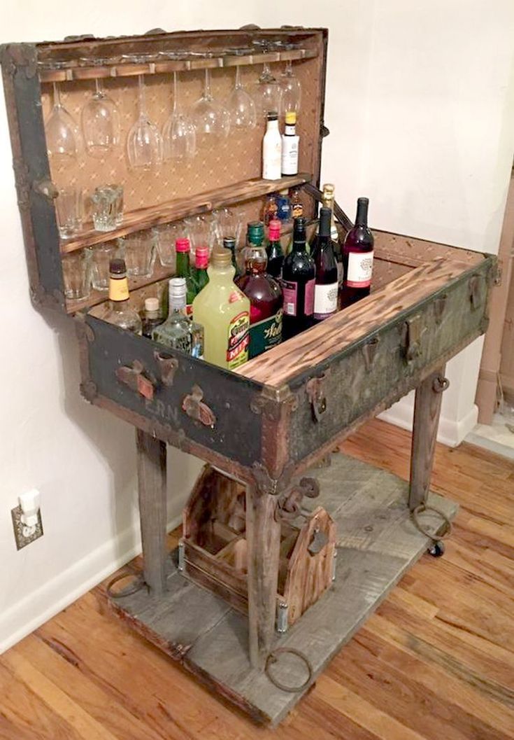 Father's Day ideas for Kate Beavis Your Vintage Life vintage blogger, writer and speaker on homes, fashion, weddings and lifestyle. #fathersday #fathersdayideas #fathersdaygifts #dadgifts #giftsfordad #fathersdayinspiration #fathersdaycrafts #crafts #occasioncrafts Decor Room, Diy Home Decor, Home Diy, Antique Home Decor Ideas, Antique Home Decor Vintage, Décor Antique, Upcycled Home Decor, Bathroom Decor, Farmhouse Side Table
