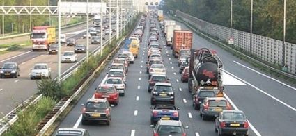 L Art Sur L Autoroute A13 Admirez La Trace Des Vikings Sur Votre Passage Vers La Normandie Sculpture Saulterre Art Contemporain Art Vikings